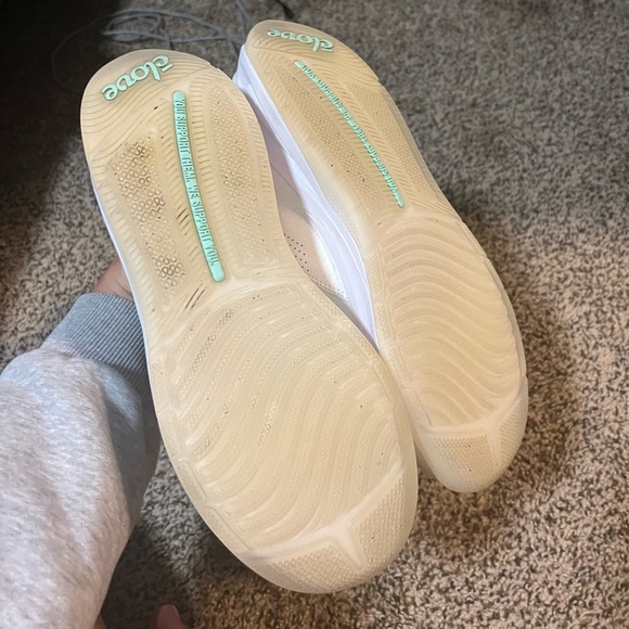 Women’s clove classic white - Picture 2 of 5